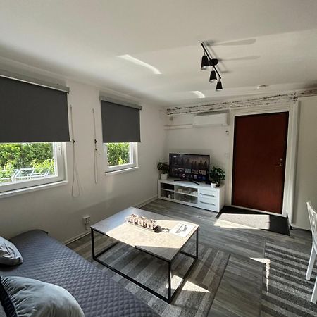 Videdal Apartment 2 Rooms - Own Entrance & Free Parking Malmö Esterno foto