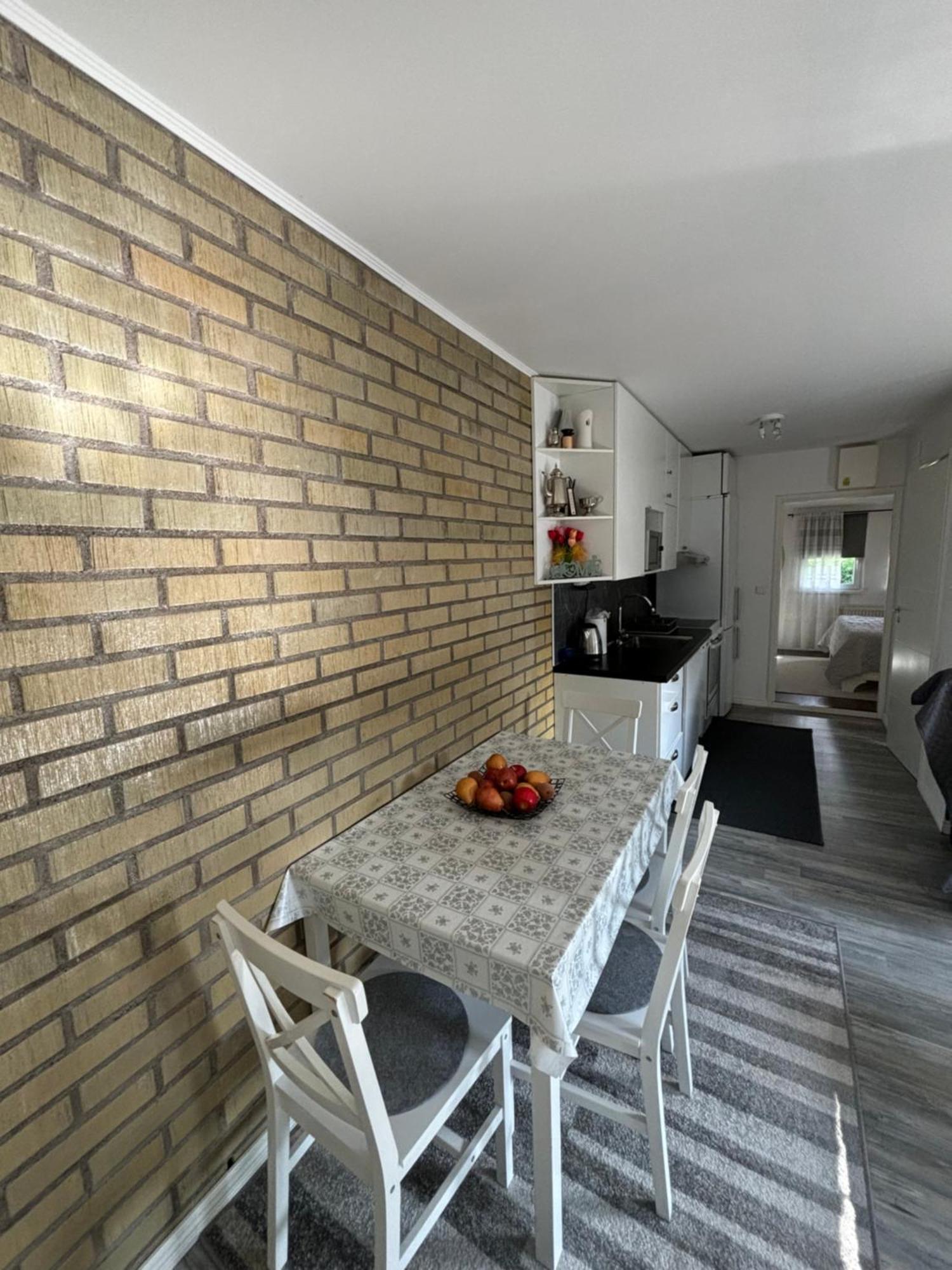 Videdal Apartment 2 Rooms - Own Entrance & Free Parking Malmö Esterno foto