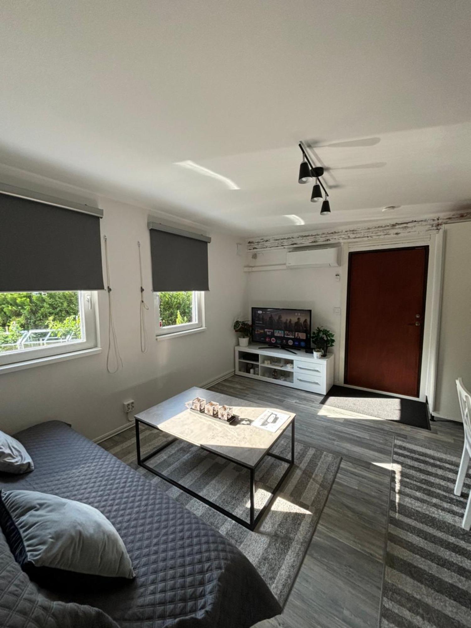 Videdal Apartment 2 Rooms - Own Entrance & Free Parking Malmö Esterno foto